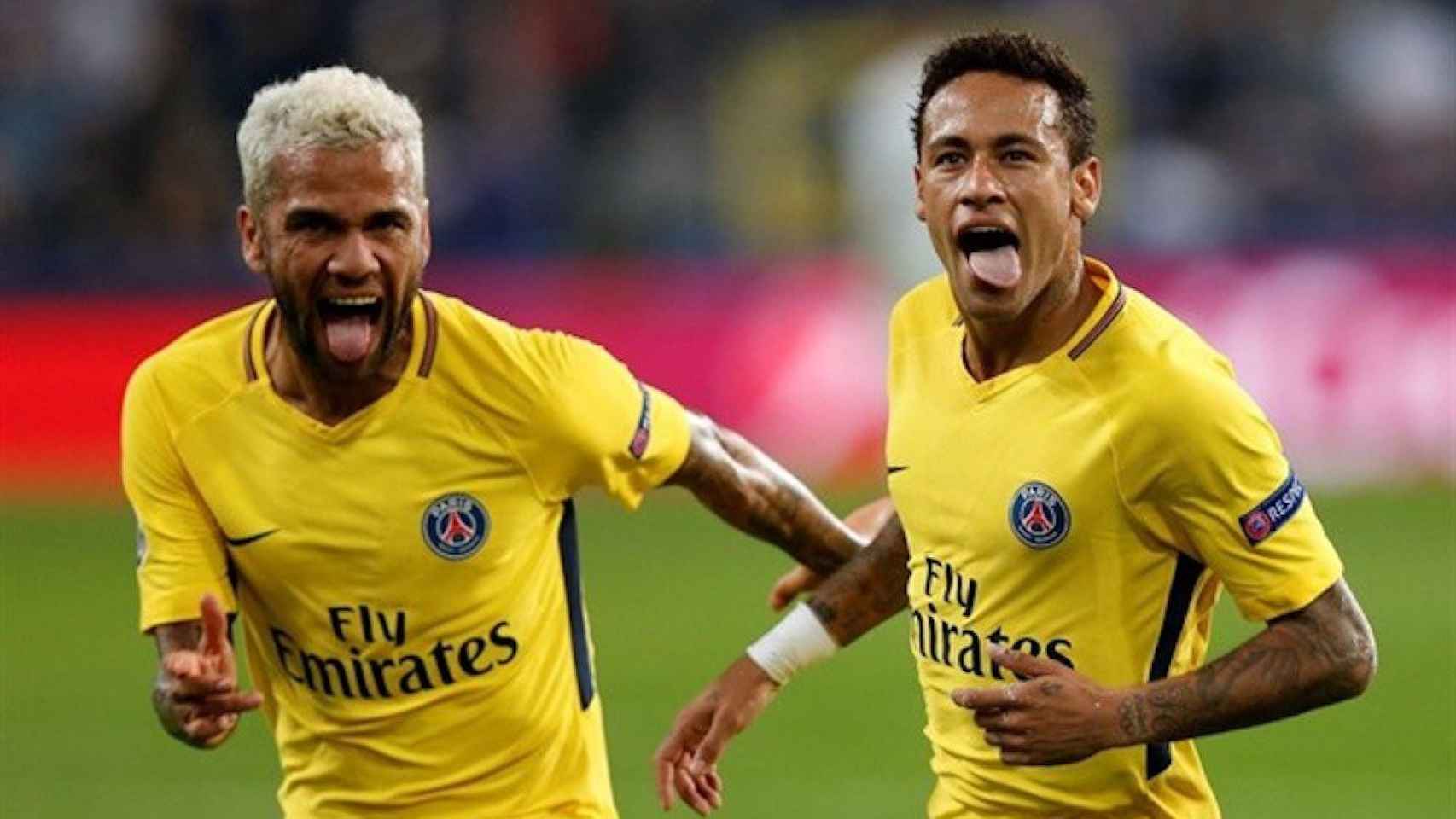 Una foto de Dani Alves y Neymar, durante un partido del PSG / EP