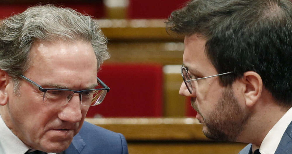 El consejero de Economía, Jaume Giró (i) y el presidente del Govern, Pere Aragonès (d) / EFE