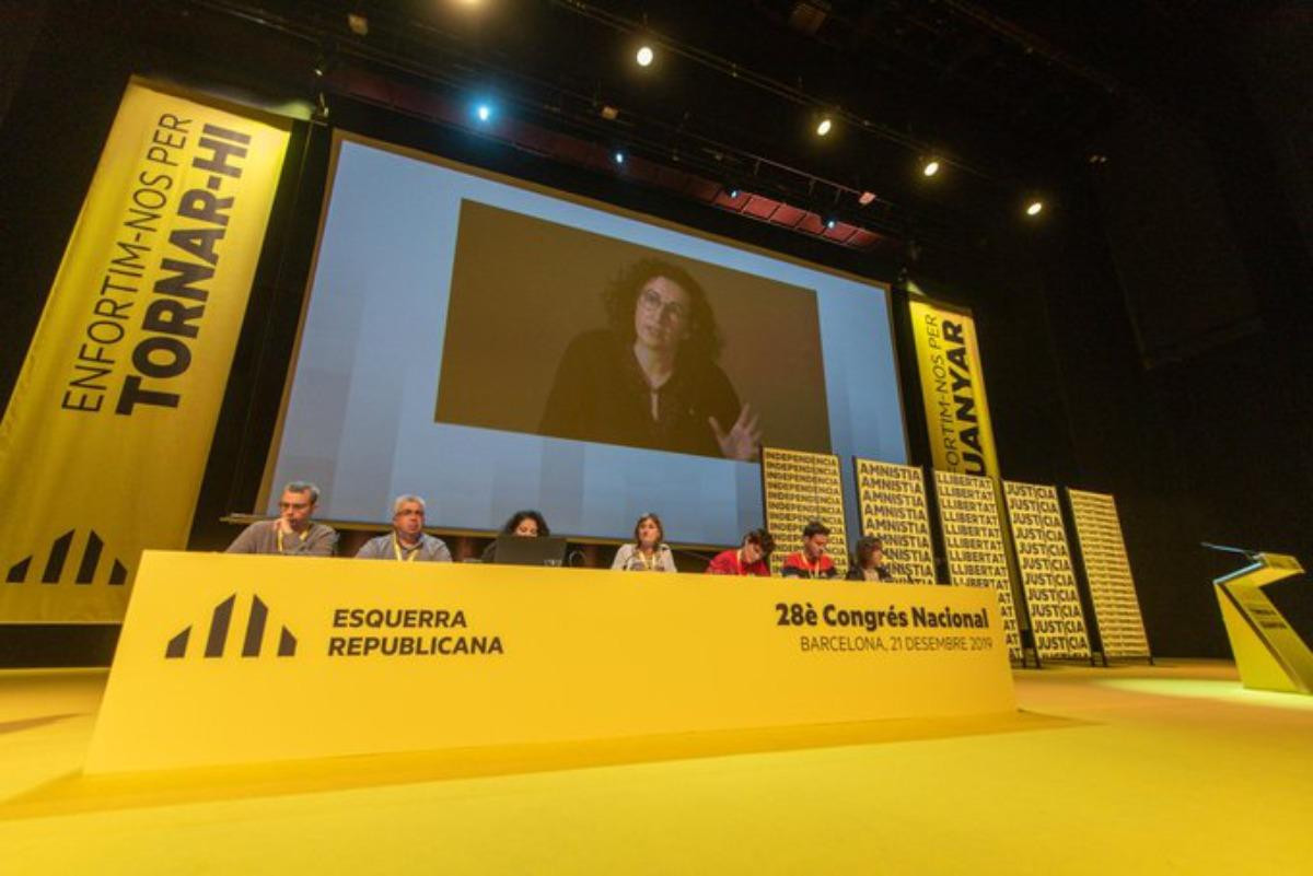La secretaria general de ERC, Marta Rovira, interviene por videoconferencia en el 28º Congreso del partido / ERC