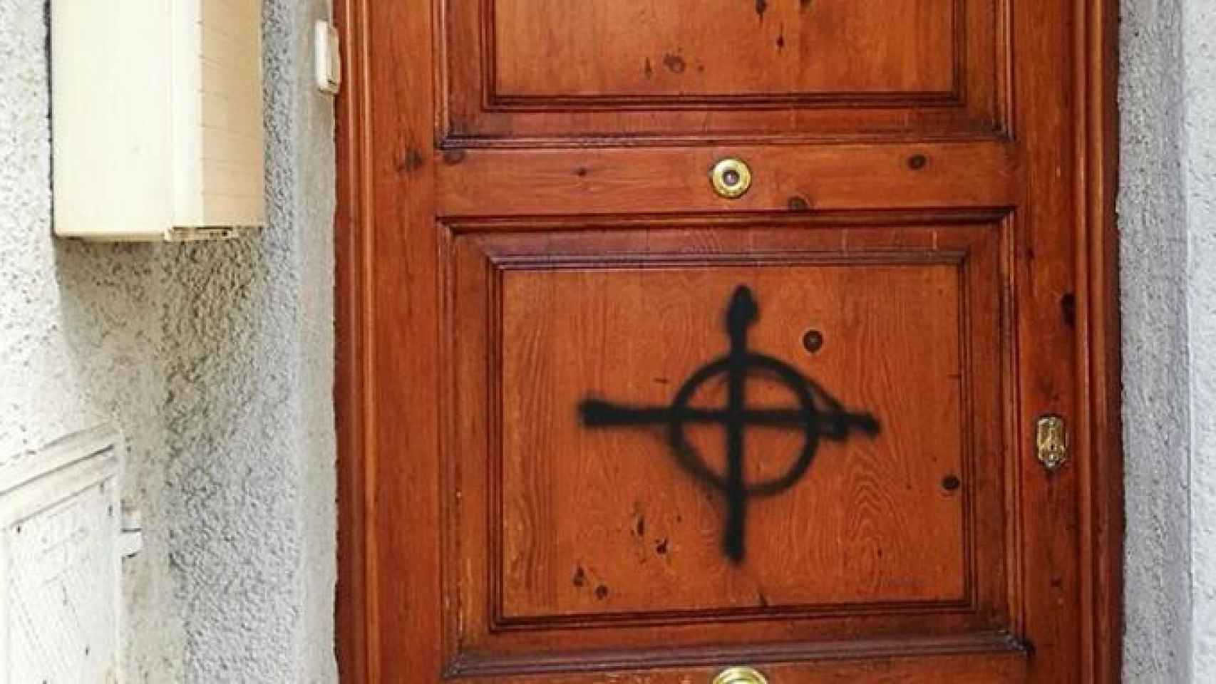 Pintada amenazadora en el domicilio de un militante de ERC en Sabadell / TWITTER