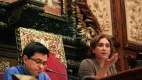 Gerardo Pisarello, primer teniente de alcalde de Barcelona, y Ada Colau, la alcaldesa / EFE