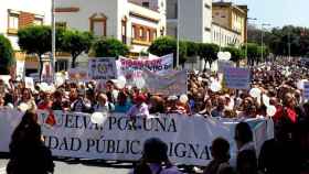 La protesta contra los recortes sanitarios en Andalucía ha reunido a 20.000 personas en Huelva / CG