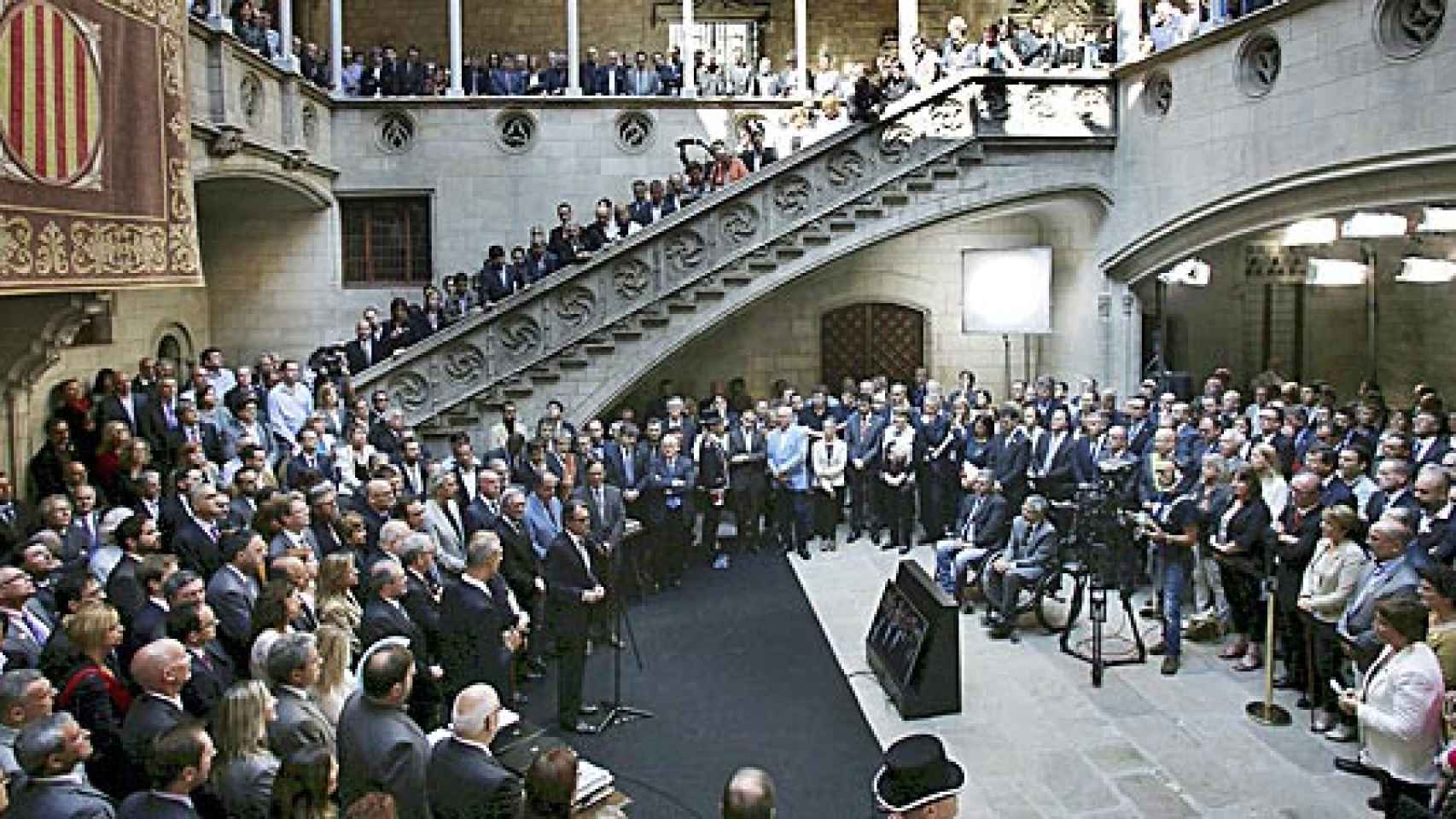 El presidente de la Generalidad, Artur Mas, durante la recepción a más de 800 alcaldes que le entregaron mociones en defensa del 9N