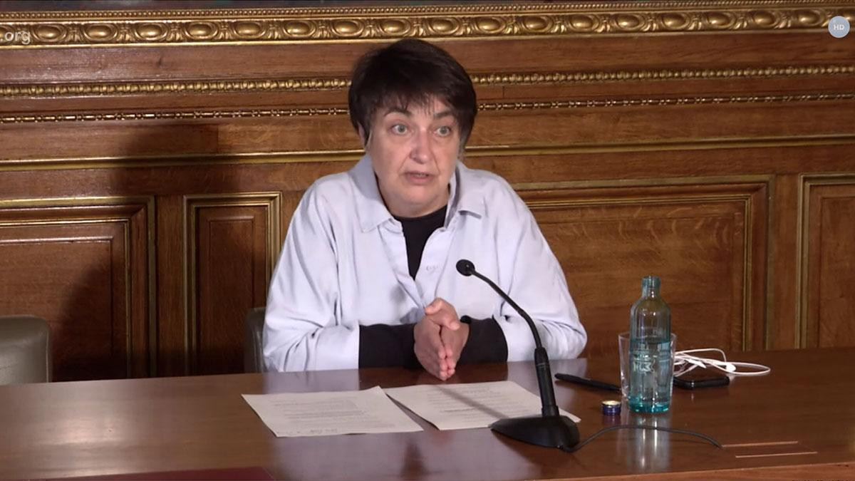 Rosa Alarcón, concejal de Movilidad de Barcelona, en rueda de prensa sobre el reparto de licencias de 'motosharing' / CG