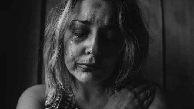 Mujer llorando / PEXELS