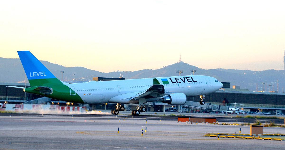 Imagen de una aeronave de Level en el aeropuerto de El Prat de Barcelona / EFE