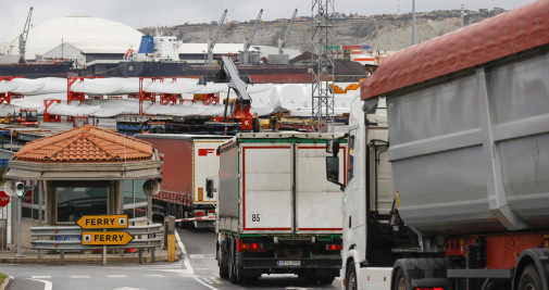 Logística de mercancías en el puerto de Bilbao / EFE