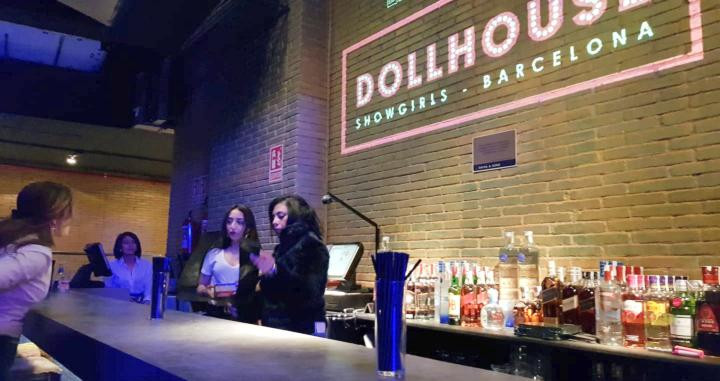 El 'Dollhouse' es uno de los tres nuevos clubes de 'striptease' que abre a tiempo para el MWC de Barcelona / DH