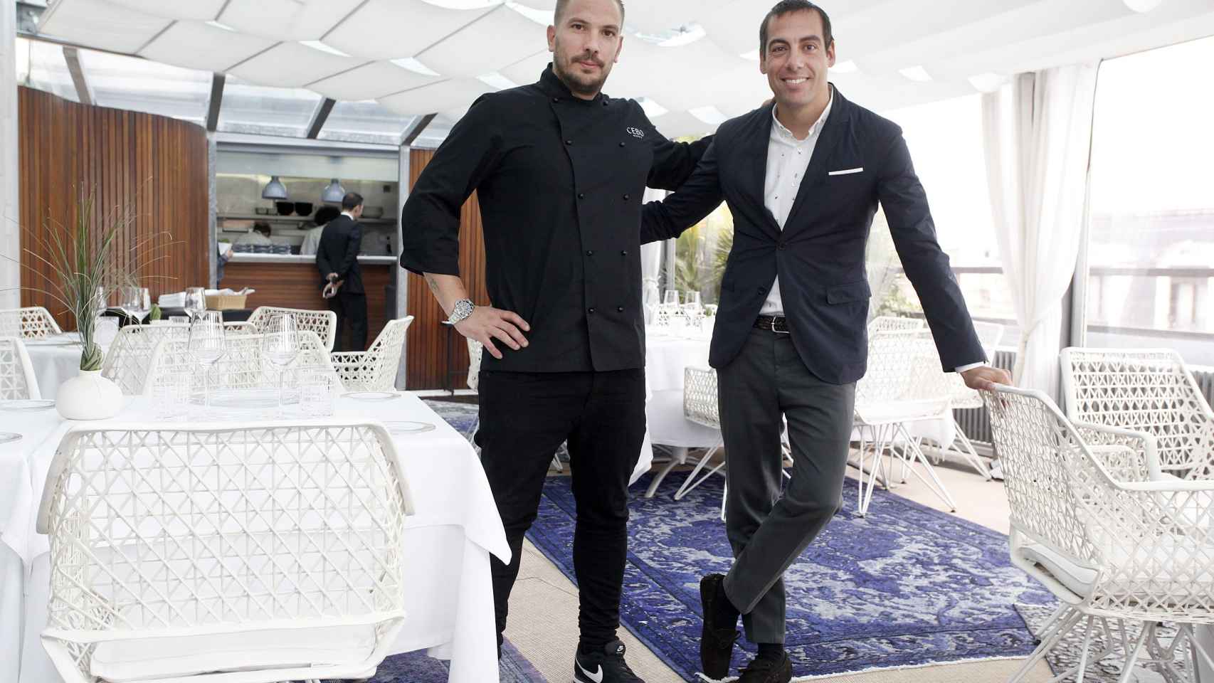 Aurelio Morales, cocinero del restaurante La Terraza del Claris, y Joaquim Clos, director general de Derby Hotels / CG