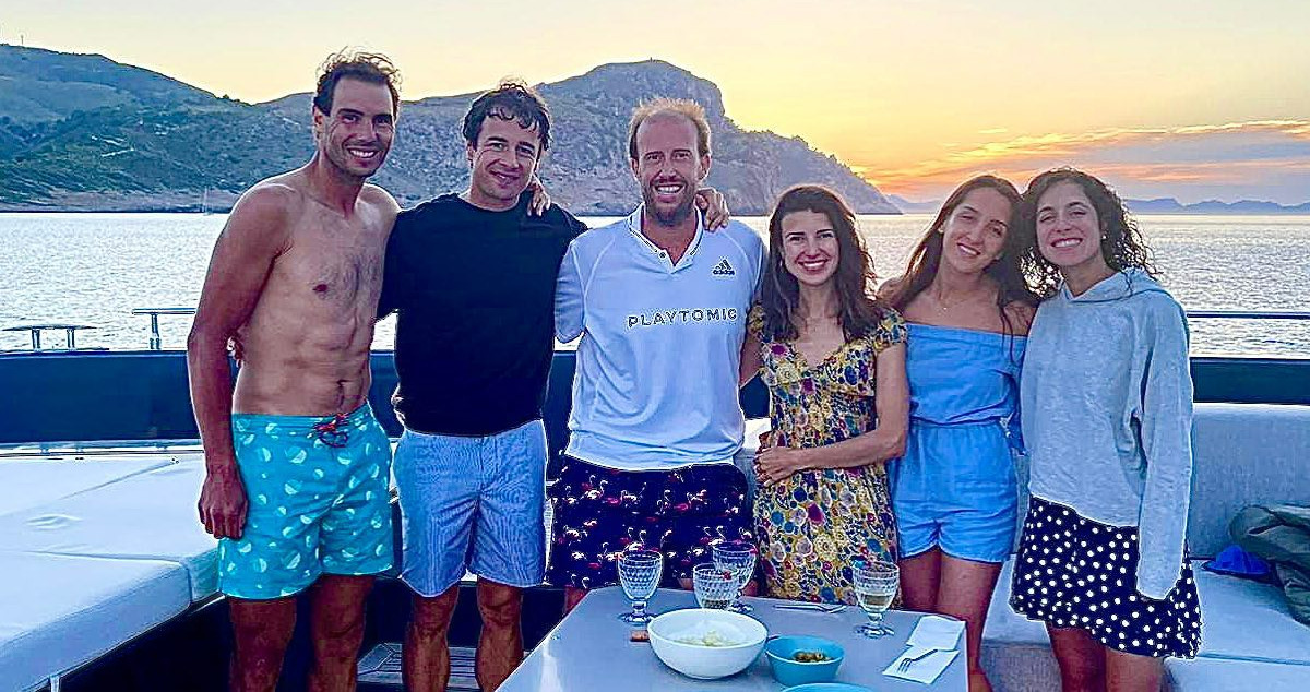 Rafa Nadal disfruta de su nuevo yate en compañia de su esposa y varios amigos INSTAGRAM
