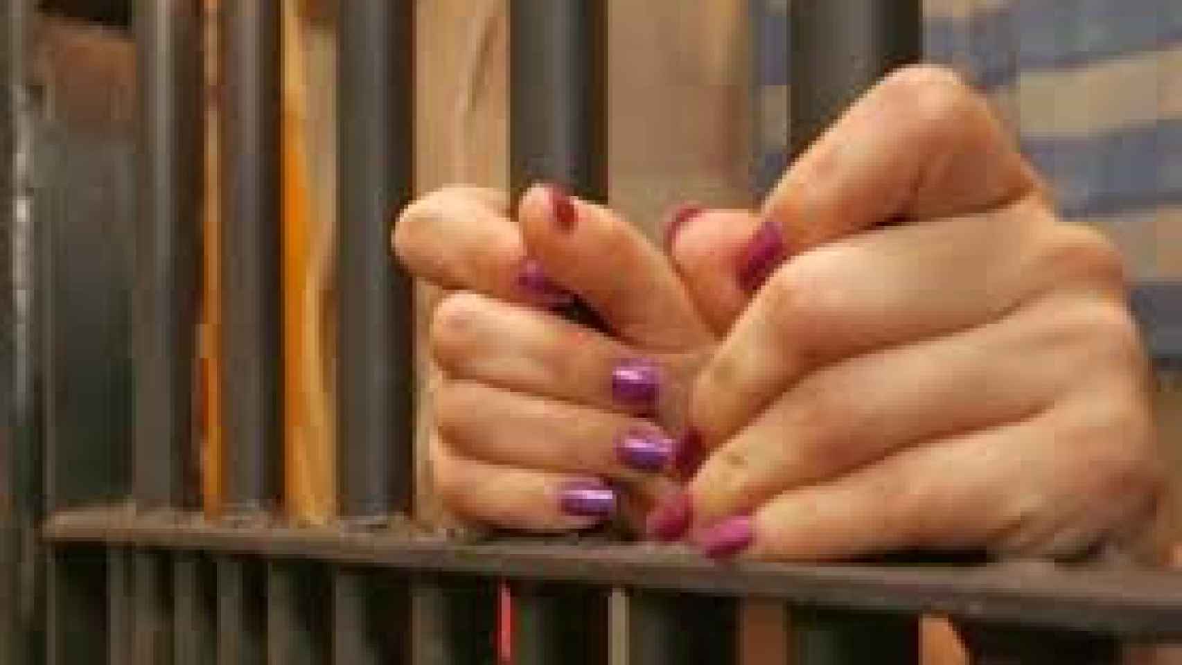 Cárcel para la mujer que difundió vídeos sexuales con su hijo