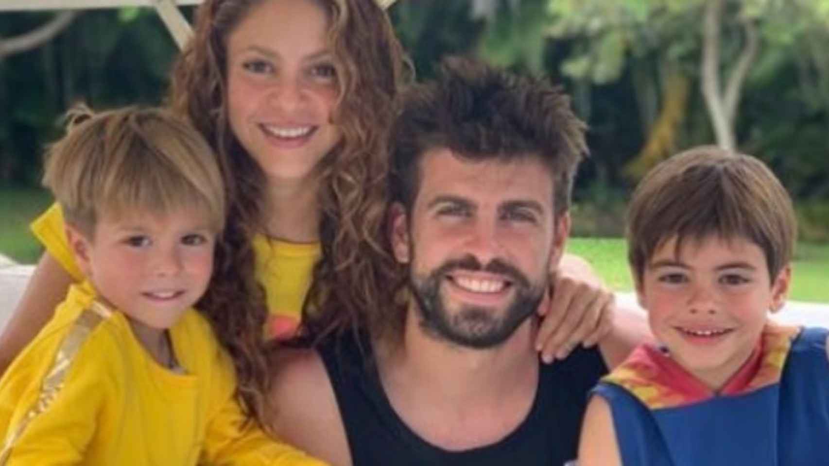 Shakira con Piqué y sus hijos de vacaciones