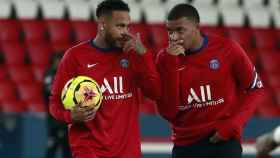 Neymar y Mbappé, en un entrenamiento con el PSG | EFE