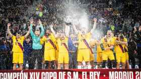 El equipo de balonmano celebra la Copa del Rey / FCB
