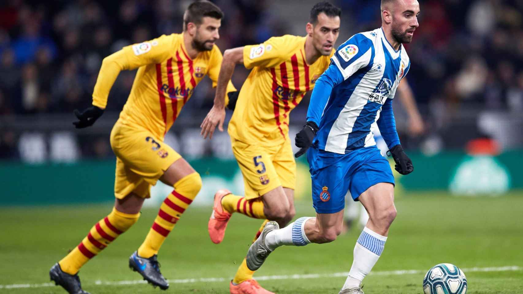 Imágenes de un encuentro entre el Espanyol y el Barça | EFE