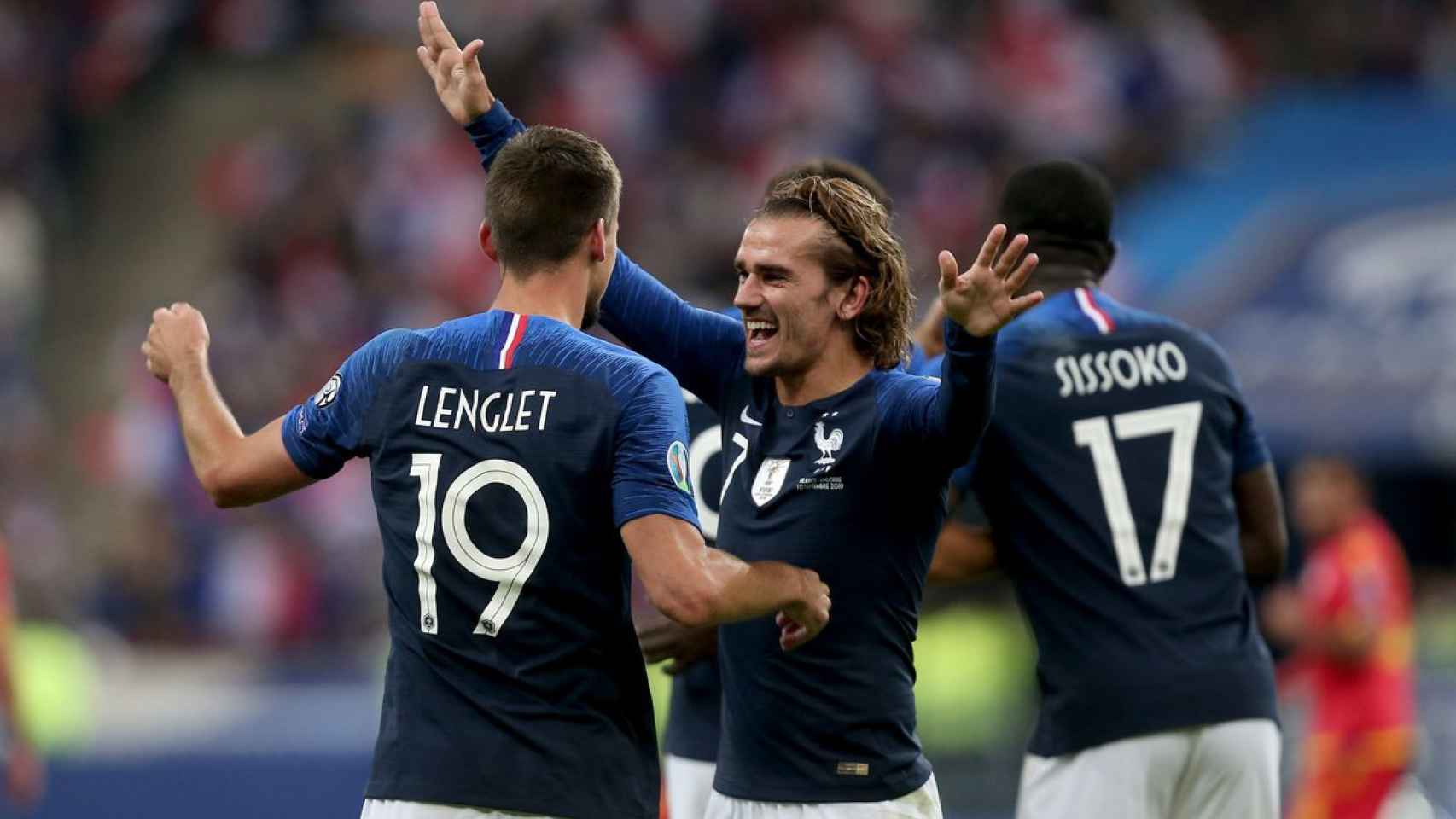 Imagen de archivo de Griezmann y Lenglet celebrando un gol con la selección francesa