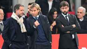 Paratici, Nedved y Agnelli en el palco viendo la Juventus / EFE