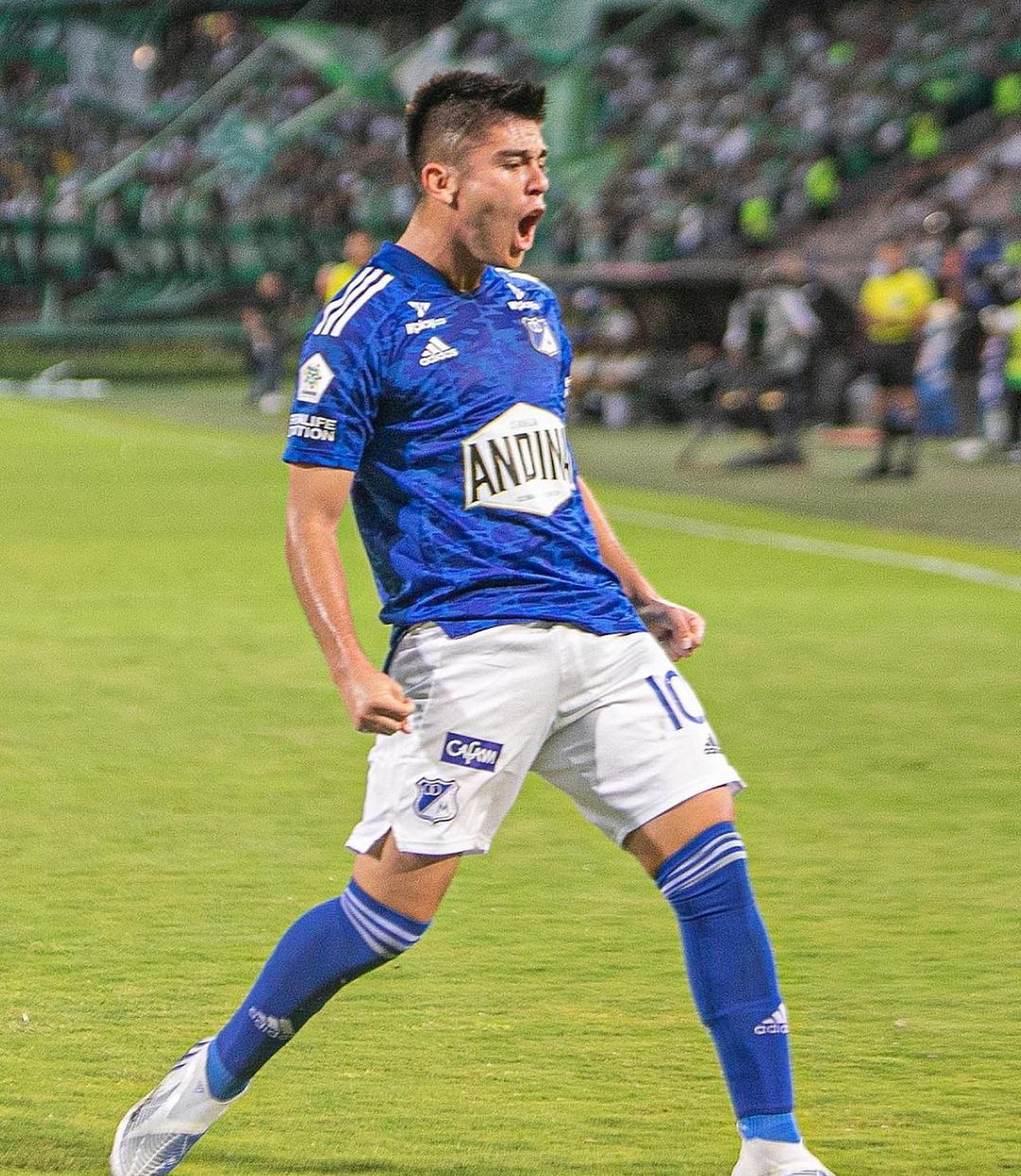 Daniel Ruiz celebra un gol con Millonarios REDES
