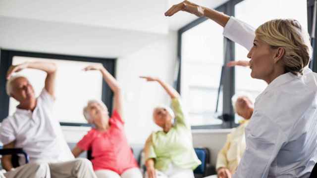 Los fisioterapeutas harán, principalmente, sesiones grupales de educación postural para evitar sobre todo dolores lumbares o cervicales / GENERALITAT DE CATALUNYA