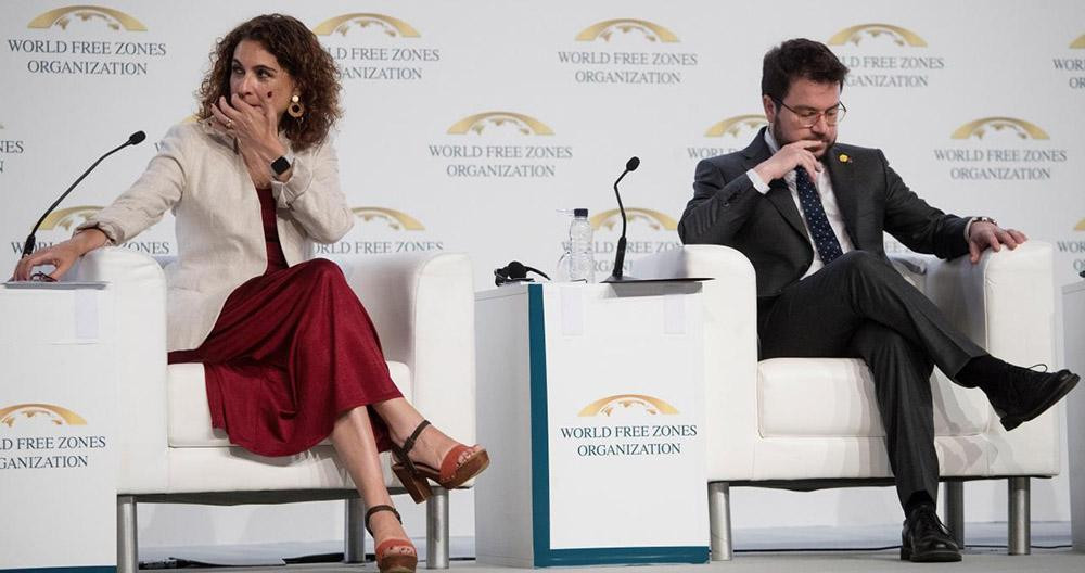 La ministra de Hacienda, María Jesús Montero (i) y el vicepresidente del Govern y consejero de Economía, Pere Aragonès (d), enfrentados por la hacienda catalana / EFE