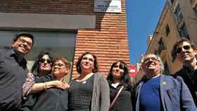 Ada Colau (en el centro) durante el cambio de nombre de la calle almirante Cervera por el de Pepe Rubianes / EUROPA PRESS