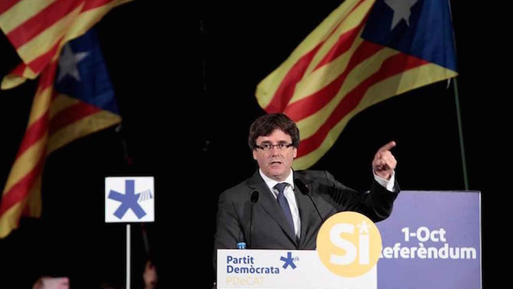 El 'president' de la Generalitat, Carles Puigdemont en una campaña a favor del 'sí' / CG