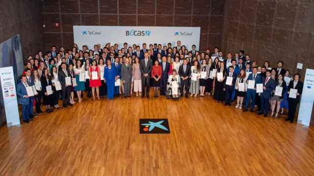 Entrega becas la Caixa