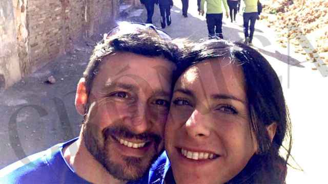 Pedro Rodríguez y Rosa Peral, miembros de la Guardia Urbana, posando juntos / CG