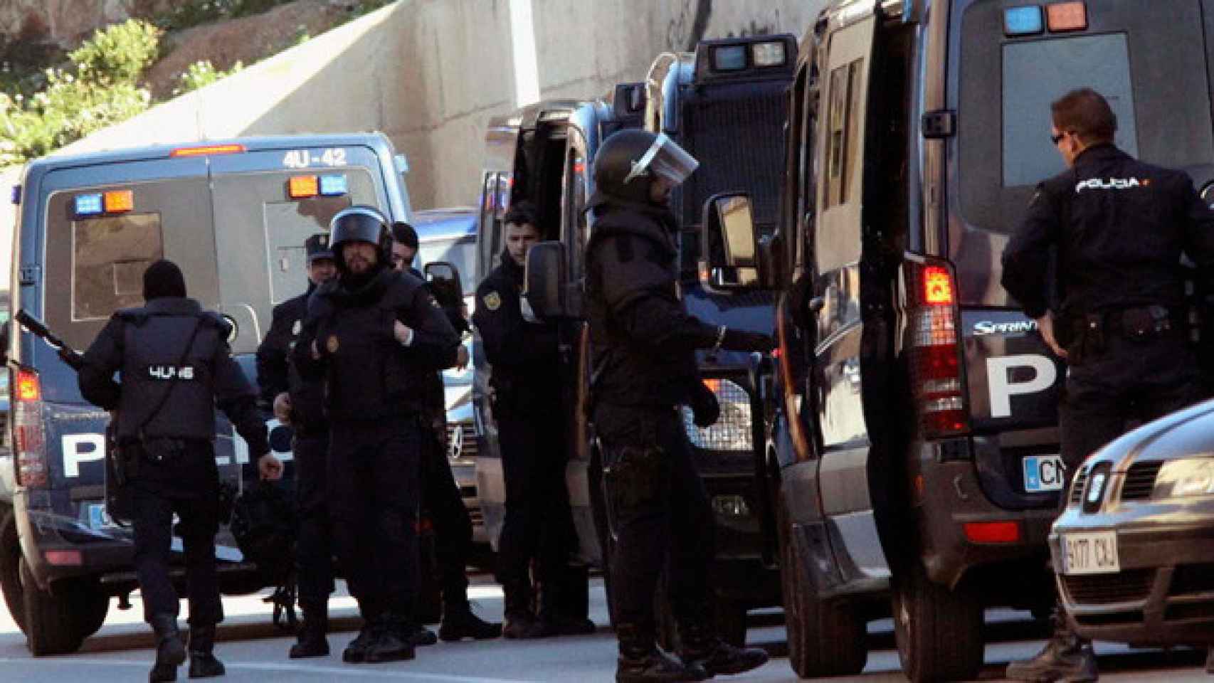 La Policía Nacional en una operación antidroga en Barcelona, en una imagen de archivo / CG