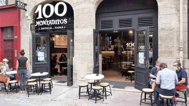 Restalia ha abierto locales '100 Montaditos Sevilla Tapas' en varias ciudades europeas: las empresas españolas promocionan la Marca España / RESTALIA