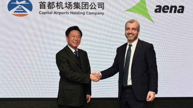EuropaPress 2443068 Aena firma un acuerdo con el mayor operador de aueropuertos de China