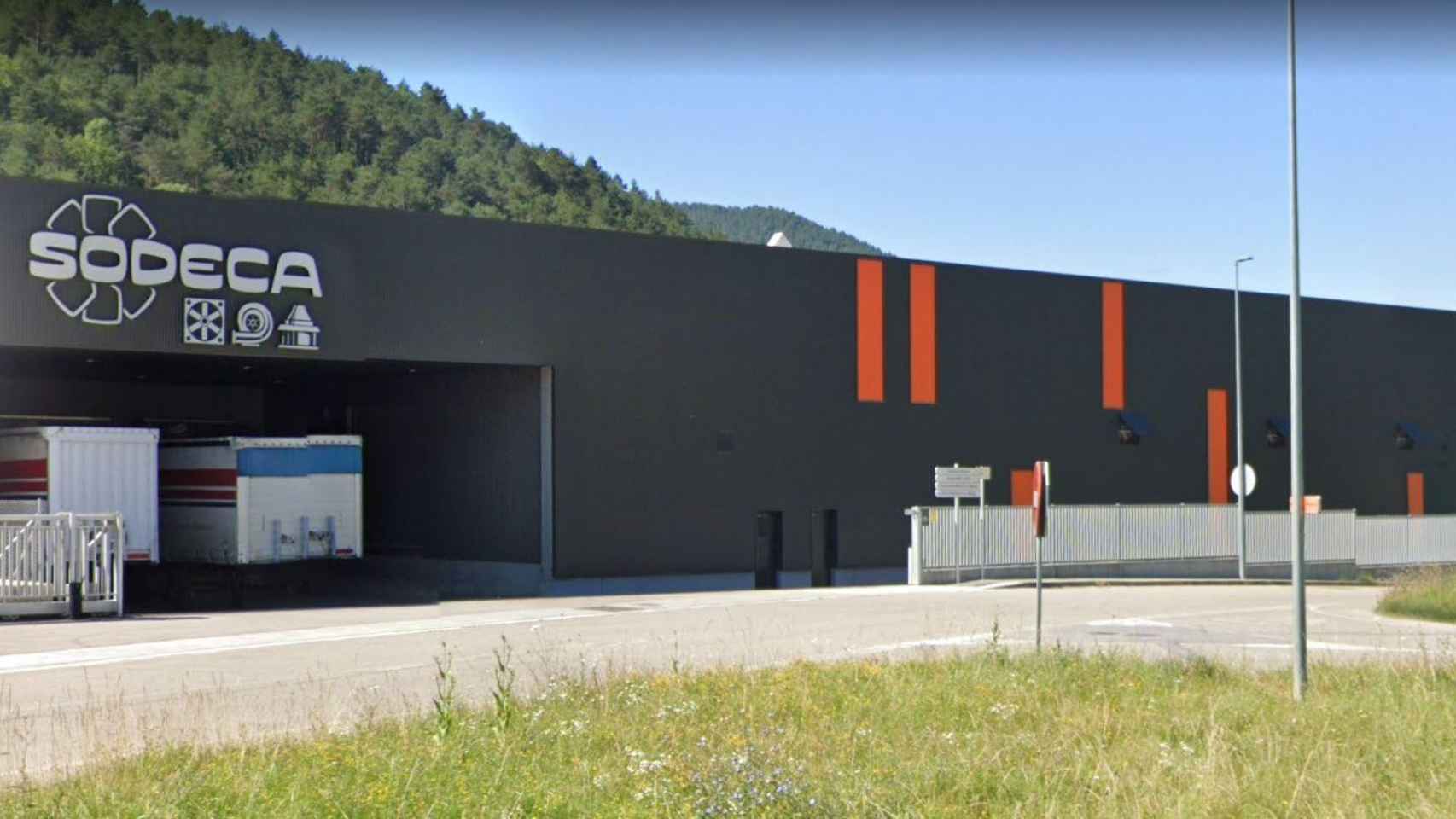 Fábrica de Sodeca Holding en Ripoll (Girona) / CG