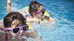 Niños disfrutando en una piscina para casa / Pexels EN PIXABAY