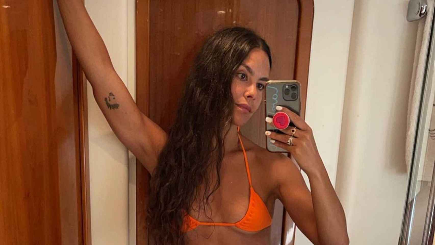 Cristina Pedroche posa en bikini en el baño