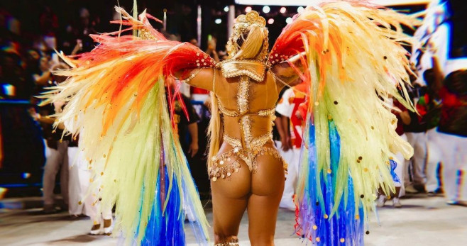 La hermana de Neymar en los carnavales de Río / REDES