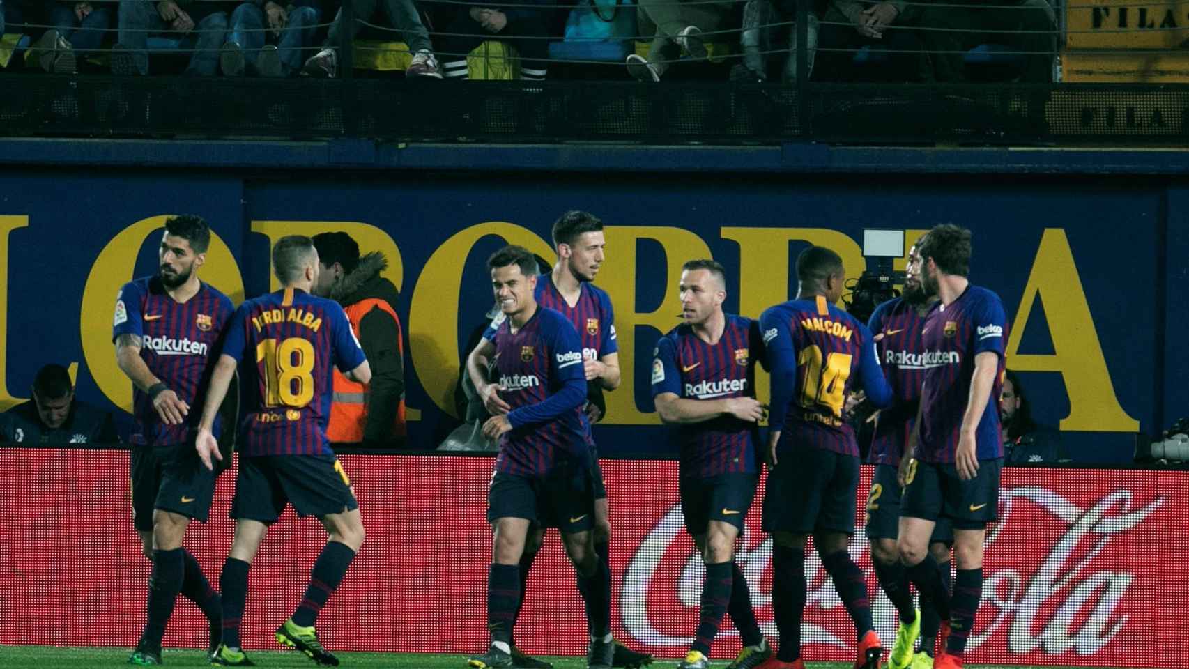 Los jugadores del FC Barcelona celebran el primer gol de Philippe Coutinho / EFE