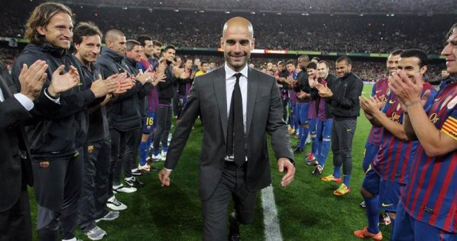 La plantilla del Barça rindió homenaje a Pep Guardiola con un pasillo en el Camp Nou / EFE