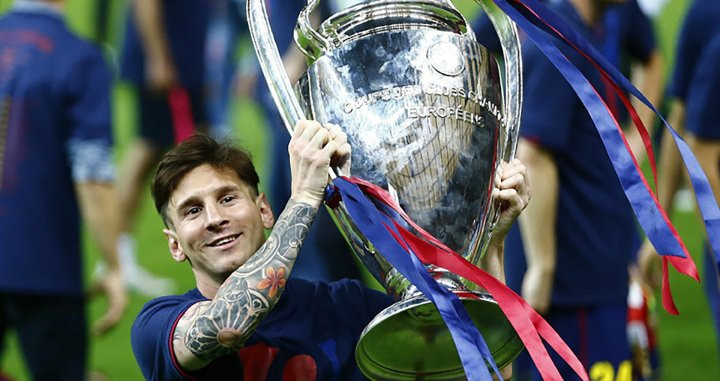 Messi, levantando una de sus cuatro Champions | EFE