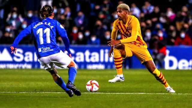 Ronald Araujo, antes de lesionarse en Linares / FCB