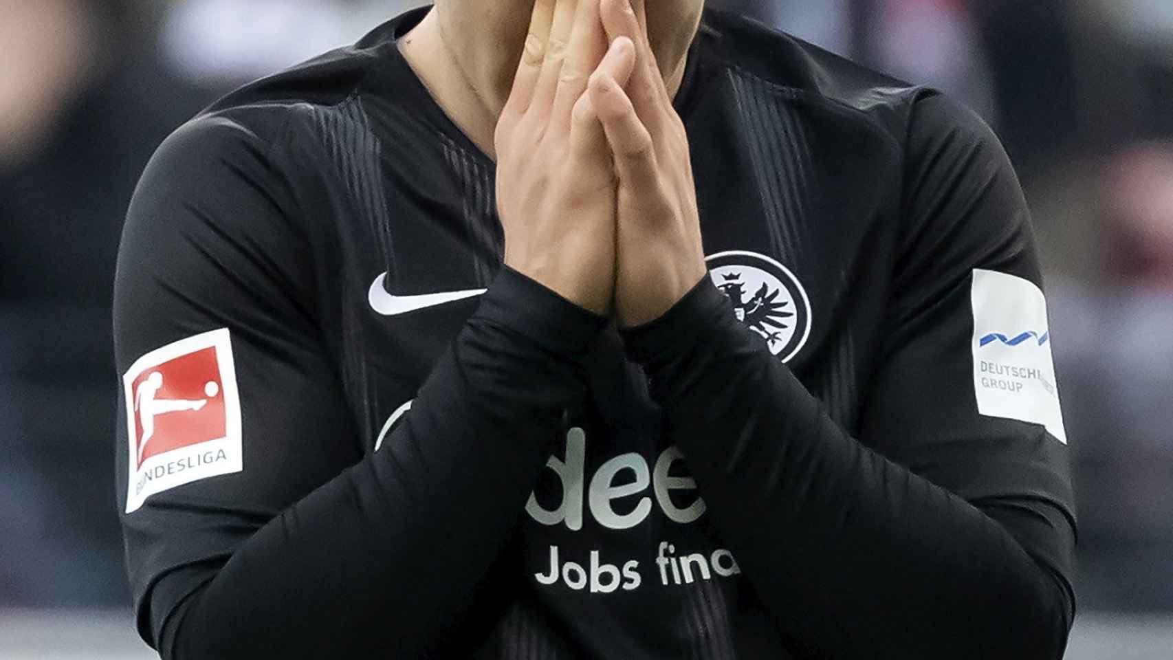 Luka Jovic lamentando una ocasión fallada con el Eintracht de Frankfurt / EFE