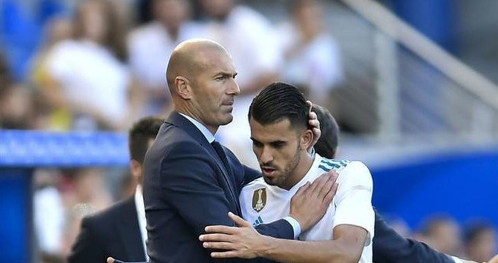Zidane y Ceballos en un partido con el Real Madrid / EFE