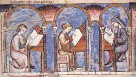 Traductores medievales trabajando en un 'scriptorium'