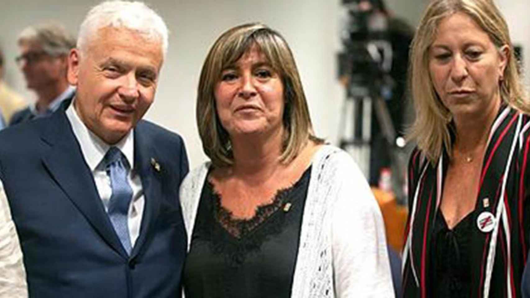 La presidenta de la Diputación de Barcelona, la socialista Núria Marín (c) junto a Ferran Mascarell (i) y Neus Munté (d), ambos de Junts per Catalunya / EFE