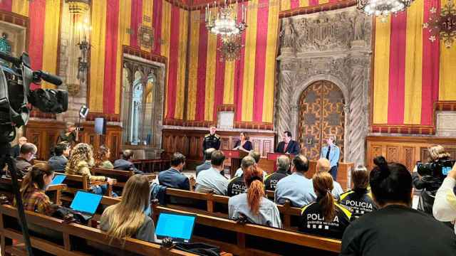 Presentación del protocolo contra la violencia machista en Barcelona, con Albert Batlle en primera fila / CG