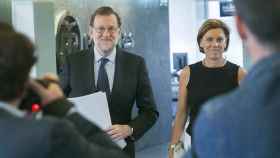 El presidente del Gobierno en funciones y presidente del PP, Mariano Rajoy, y la secretaria general, María Dolores de Cospedal en una imagen de archivo