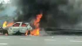 Imagen del accidente de tráfico en la autopista AP-7 en Santa Perpètua (Barcelona) / TWITTER