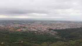 Nubes puntuales durante la mañana vistas desde la montaña del Montbaig, en Viladecans (Barcelona) / CM