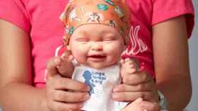 Baby Pelón Teresa, un muñeco de homenaje para los niños con cáncer y en paliativos / EUROPA PRESS