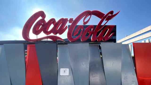 Logotipo de Coca-Cola en la sede de la compañía en Madrid / EP