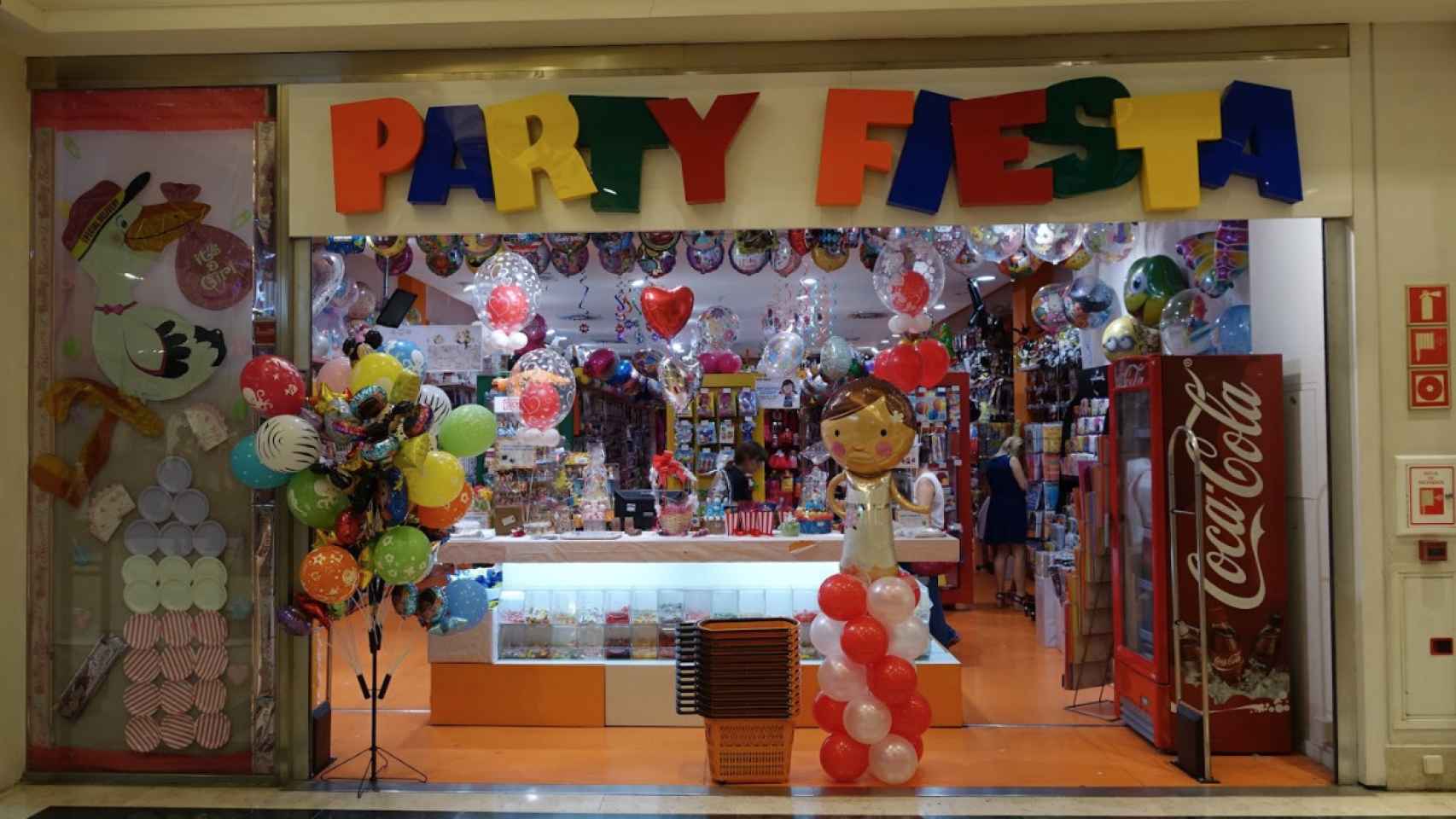 Una tienda de Party Fiesta en L'Hospitalet / MAPS